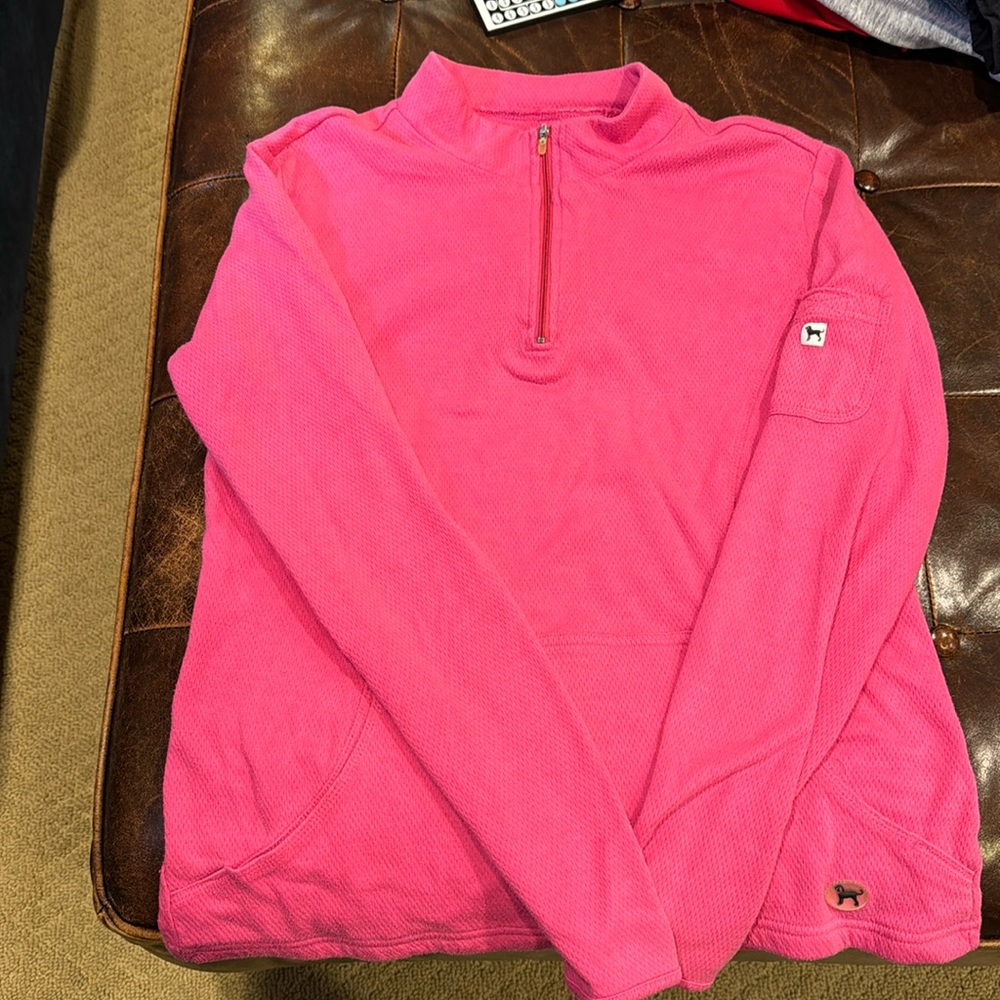 Black Dog (Martha’s Vinyard) light weight 3/4 zip.